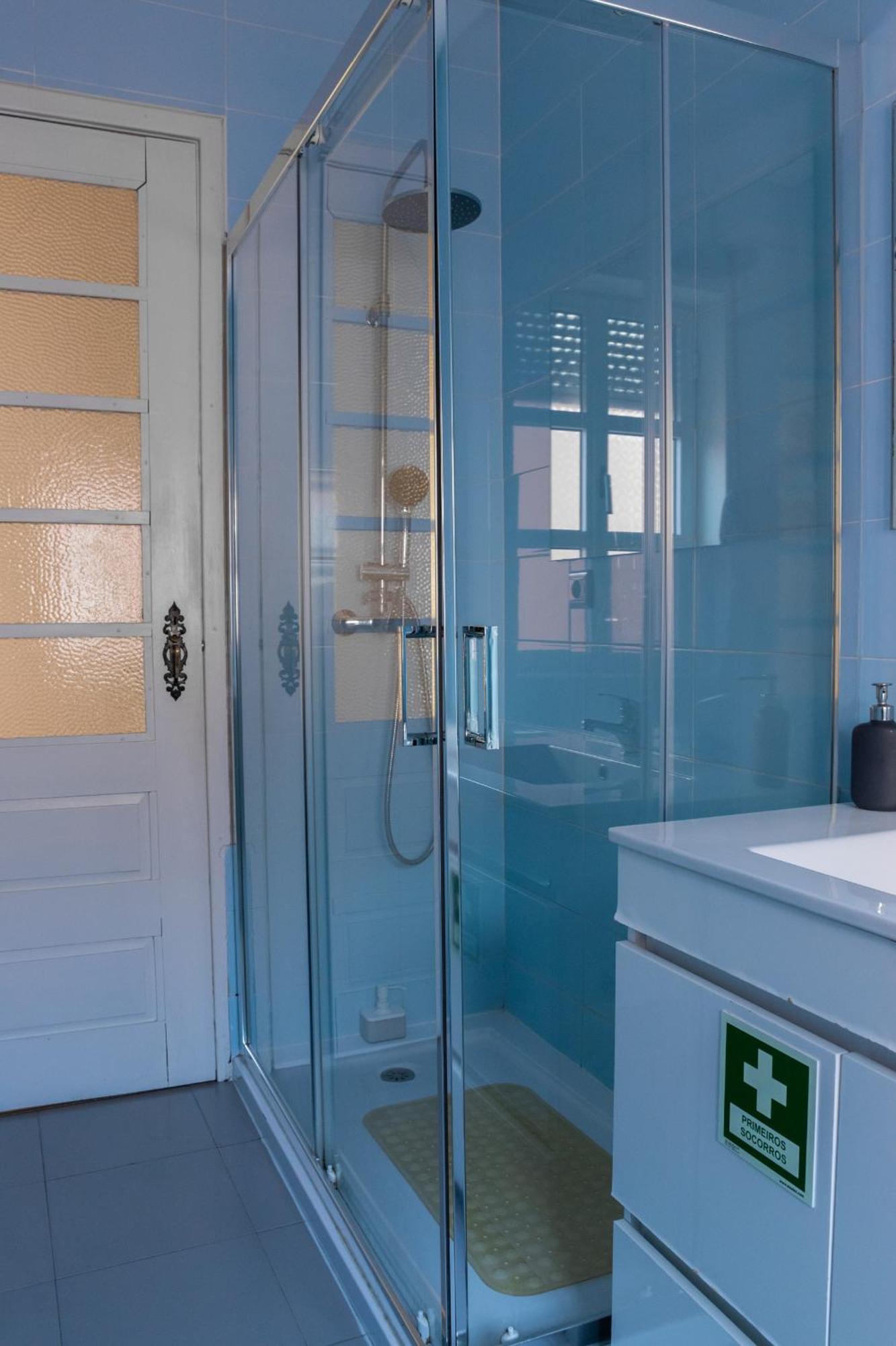 Chung cư 100 m² 3 phòng ngủ, 1 phòng tắm riêng ở Santa Marinha Vila Nova de Gaia Ngoại thất bức ảnh